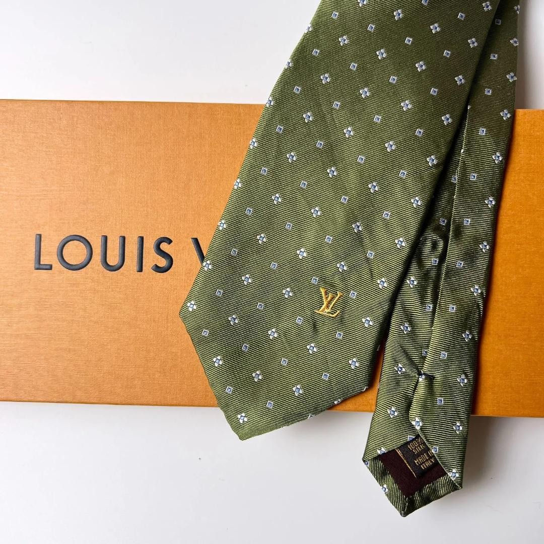 Louis Vuitton Tie 100% Silk Green Floral LV Other 3.4 inches From Japan