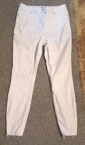 Excellent Condition Papaya White Skinny Jeans Size 16