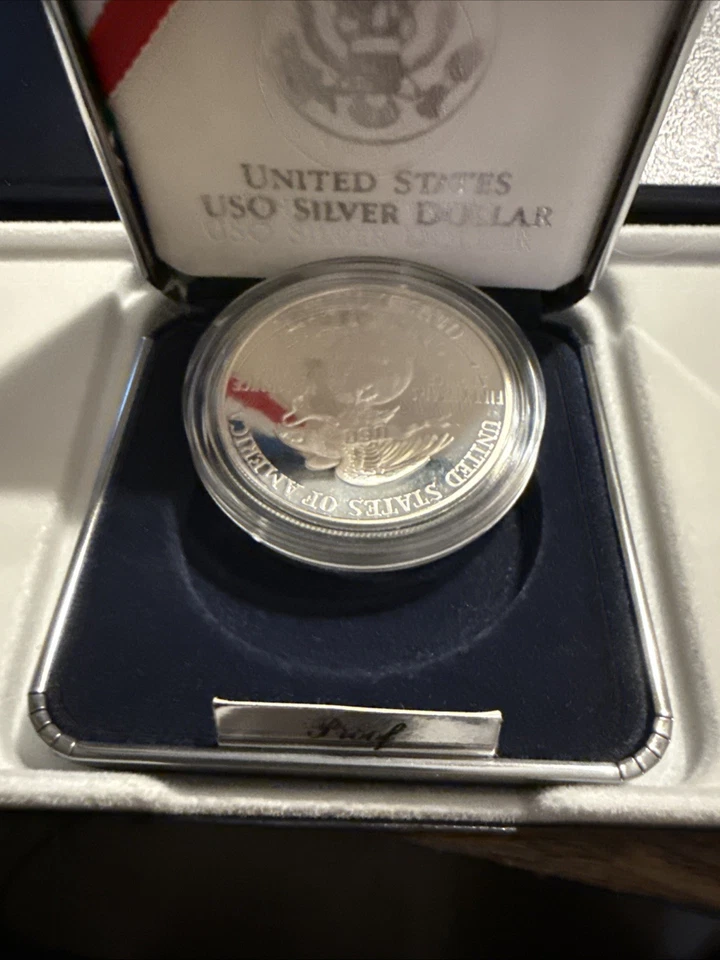 United States USO Silver Dollar Commemorative Coin Set - Image 3 of 4