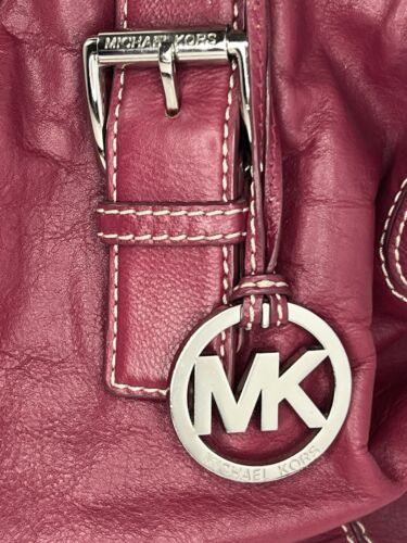 Bolso de hombro grande de cuero Michael Kors Brookville púrpura fucsia con encanto - Imagen 3 de 13