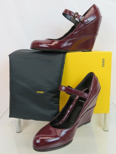 NIB FENDI BURGUNDY CRACKED LEATHER BUCKLE FF LOGO WEDGE PUMPS 38.5 / 8.5 - Picture 2 of 12