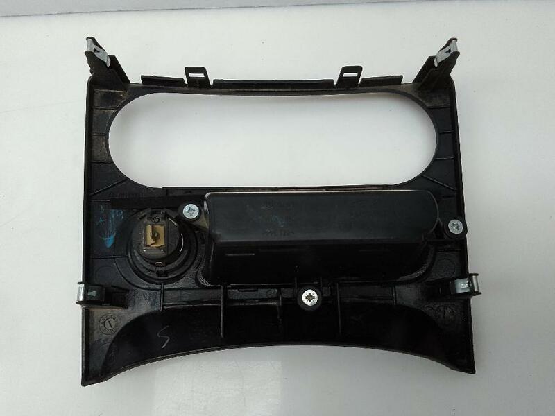 27570BR00A presa di corrente 12V per NISSAN QASHQAI (J10)(01.2007