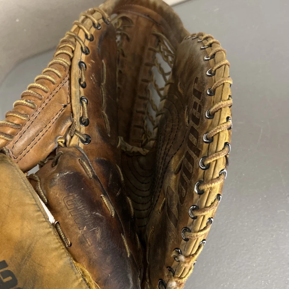 Vintage Cooper GM 21 Super Pro Goalie Trapper Glove - Image 3 of 4