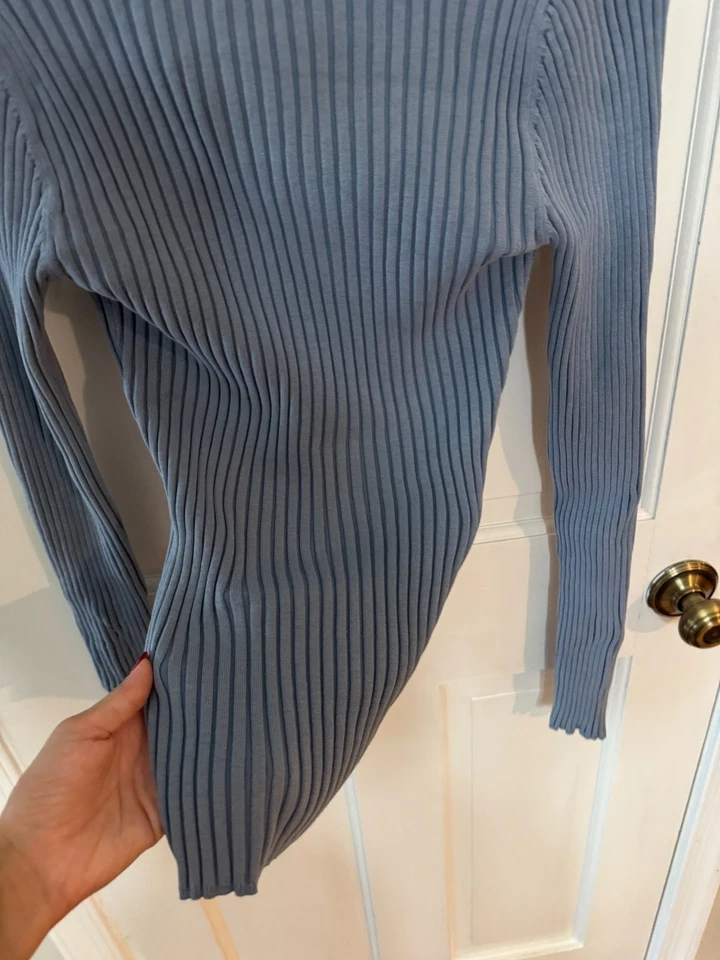 Camisa de manga larga INC Surplice Rib azul talla S International Concepts para mujer Foto 2 de 4