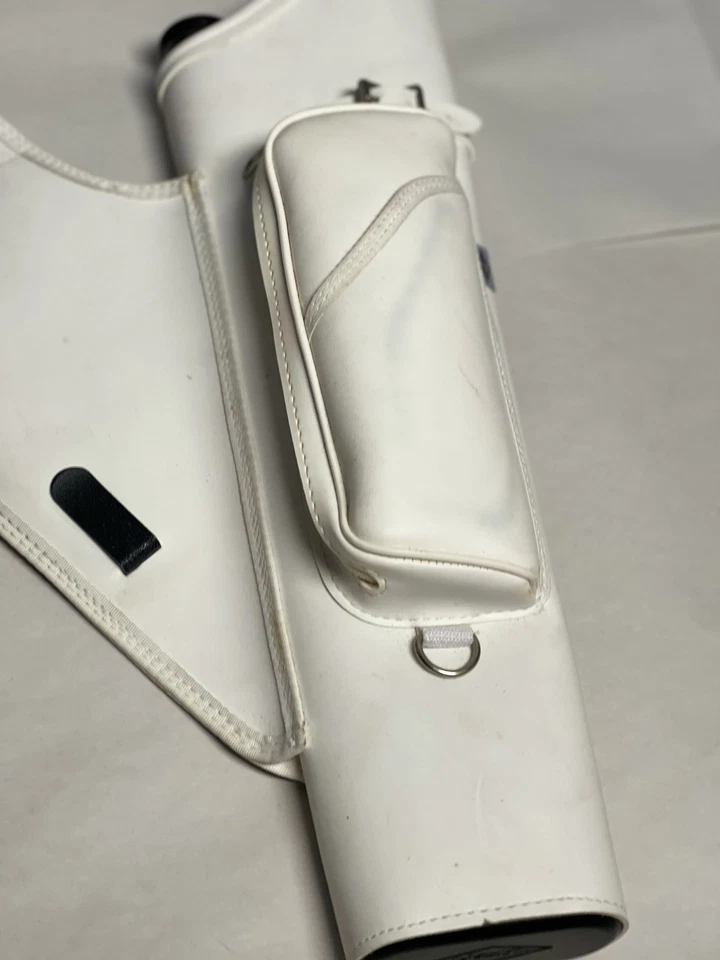 Vintage Neet Archery Target Quiver White Vinyl New Old Stock 3-Tube Pocket - Image 2 of 4