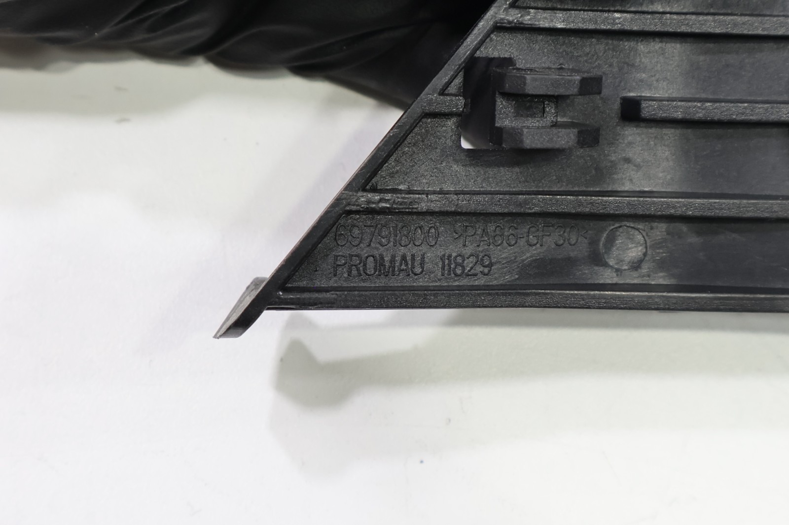 2012 - 2018 FERRARI CALIFORNIA T REAR RIGHT SIDE SEAT BELT RETRACTOR OEM