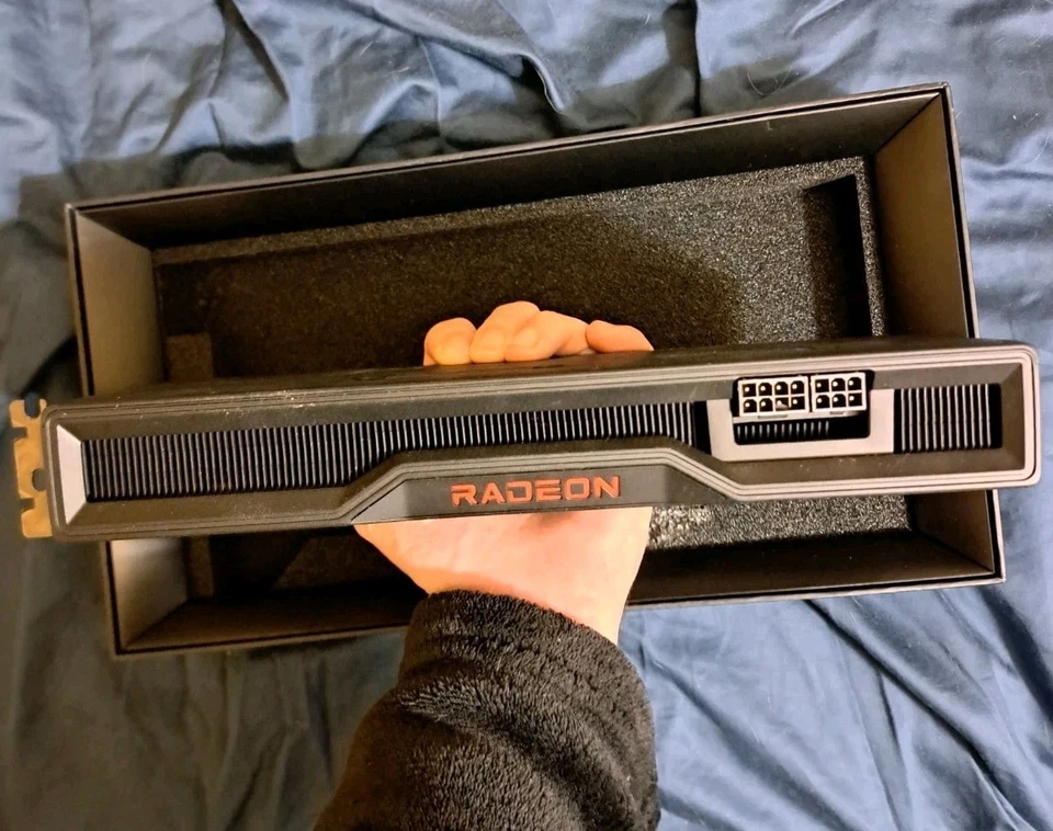 XFX AMD Radeon 6750XT Core Gaming - 12GB GDDR6 VRAM Foto 4 de 4