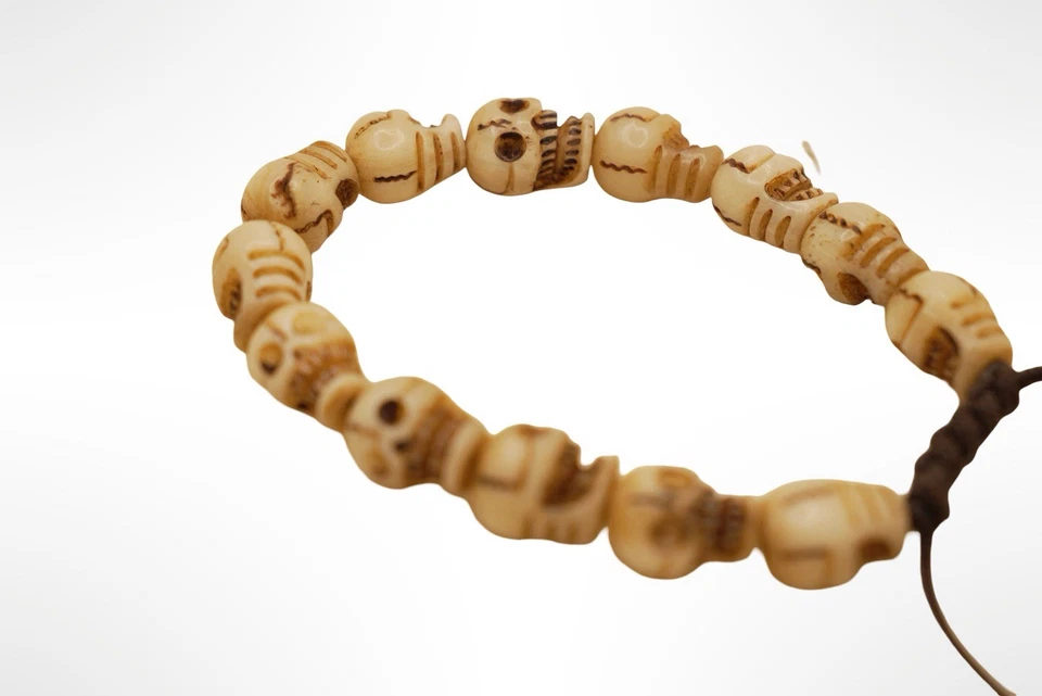 Pulsera ajustable de calavera de hueso de yak tallada a mano Foto 3 de 4