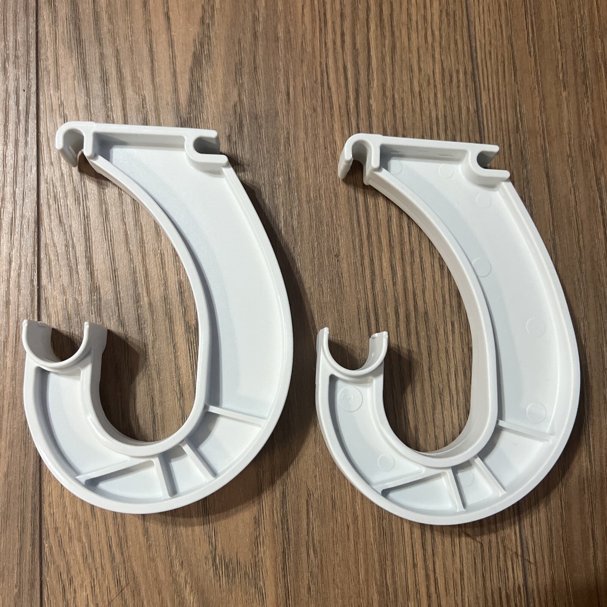 Closetmaid Universal Hook ClosetMaid ShelfTrack 8 Hook Storage Rack