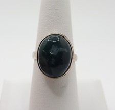 Oval Green Ring .925 Sterling Silver Size 8 - RS073