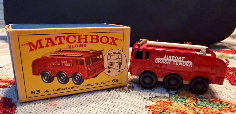 Vintage Lesney Matchbox #63 FIRE FIGHTING CRASH TENDER red Original Box COMPLETE - Image 4 of 4