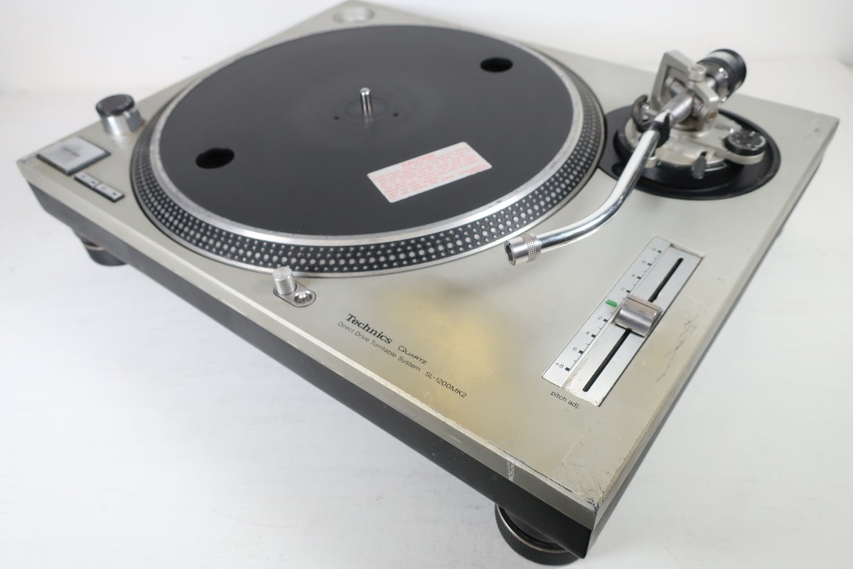 【極美品‼️】Technics テクニクス　SL1200MK2 Technics SL-1200MK2 Quartz Direct Drive DJ Turntable Silver (Pre