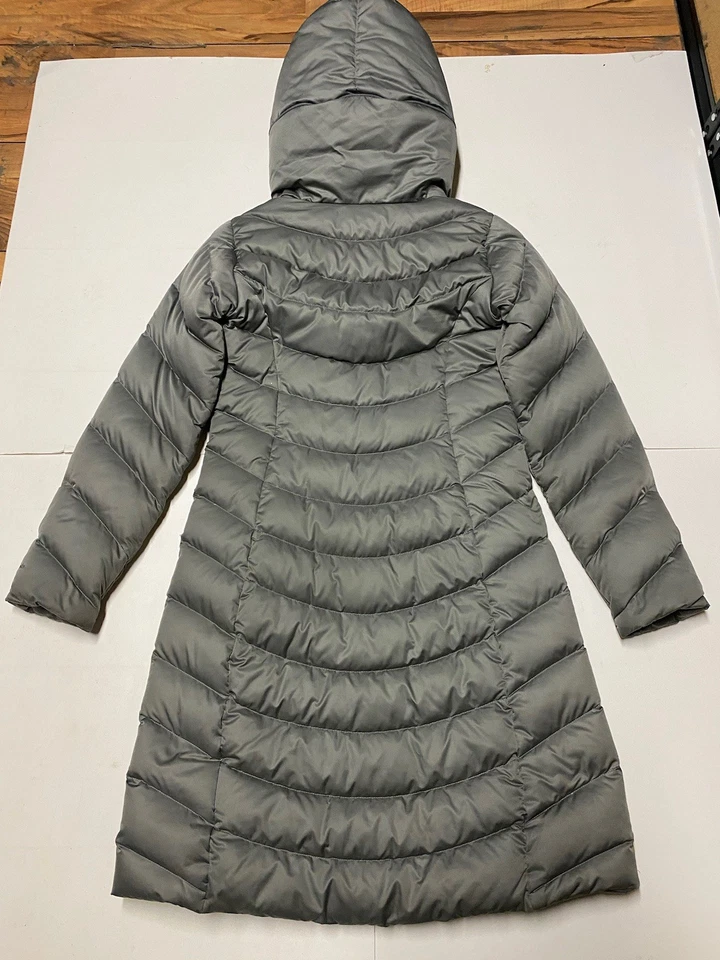 Chaqueta de plumón Patagonia Pato para mujer pequeña larga gris acolchada con capucha parka Foto 2 de 4