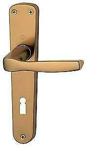 Maniglie in bronzo per porte