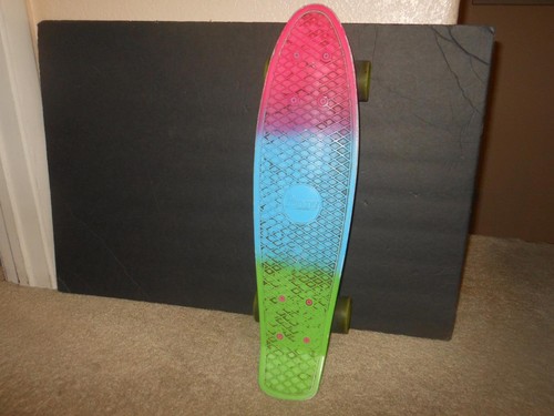 RARE AUTHENTIC 22" PENNY AUSTRALIA RAINBOW CRUISER SKATEBOARD - Picture 2 of 10