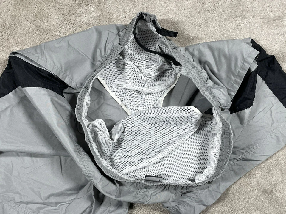 Bañador Nike Para Hombre XXL Negro Gris Bordado Nylon Forrado De Colección Y2K Foto 4 de 4