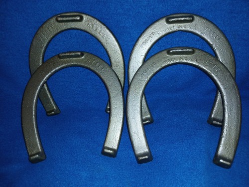 4 Horseshoe Set of Vintage Leader Horseshoes - 2 A and 2 B Shoes - Made in USA - Picture 2 of 3