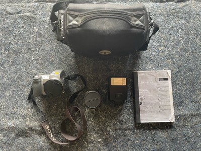 Sony Cyber shot DSC-H2 W/ Soligor 135mm Lens In Case