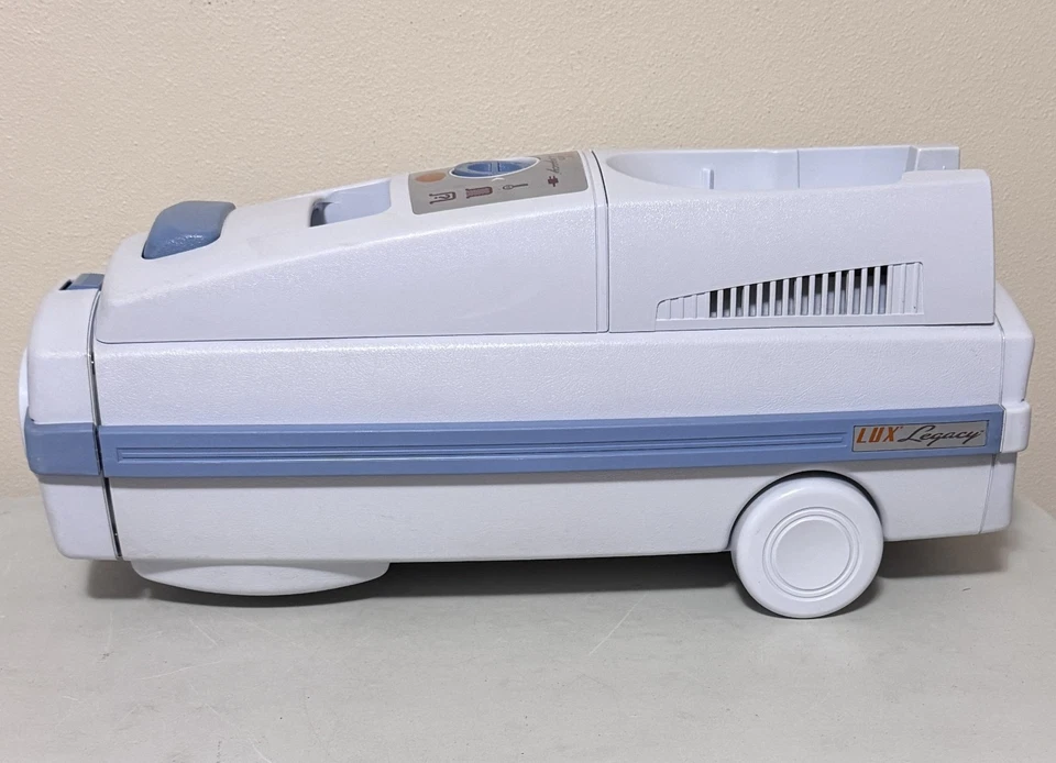 Aspiradora de bote Aerus Electrolux Lux Legacy C153C con accesorios EXCEPCIONAL Foto 4 de 4