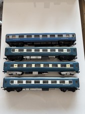 4 X OO Gauge Blue Pullman Parlour Coaches .