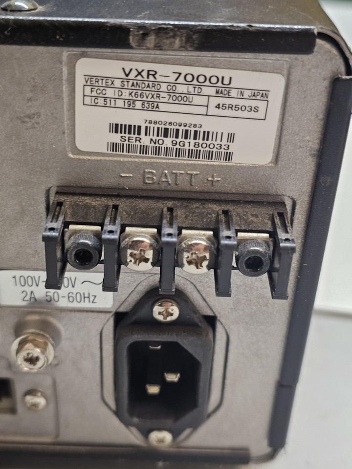 Vertex Standard VXR-7000 U 450-480 MHz UHF Desktop Base Station Radio ...