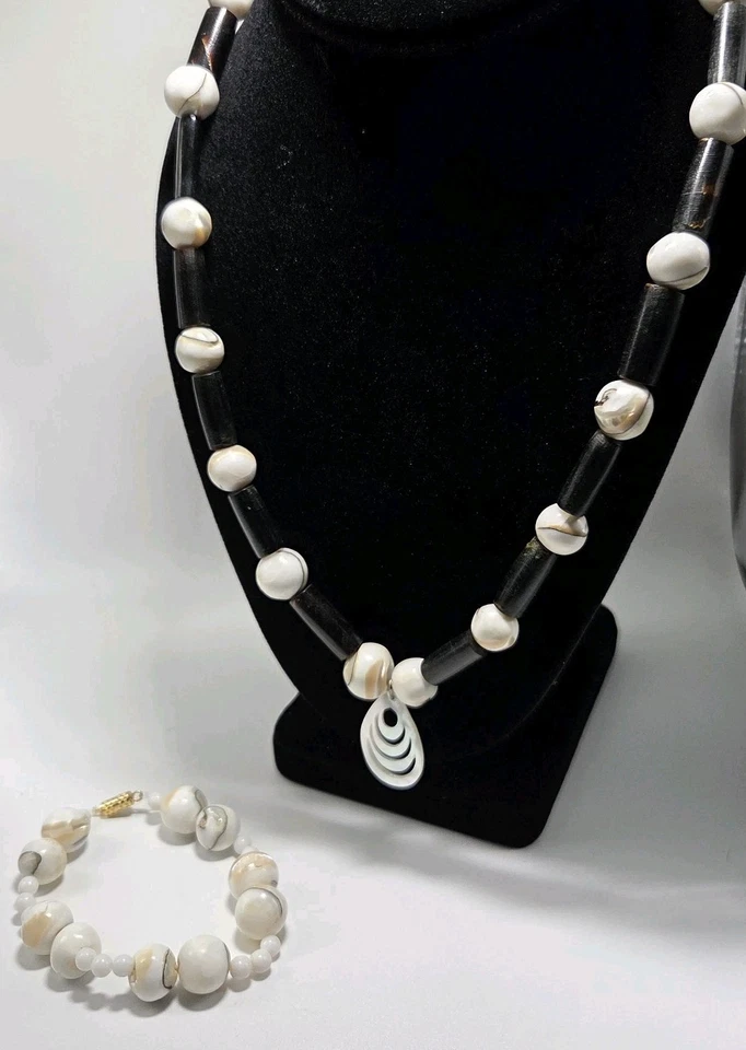 White Beige Black Banded Stone Bead Set 21" Necklace 8" Bracelet Boho Ethnic  - Image 2 of 4