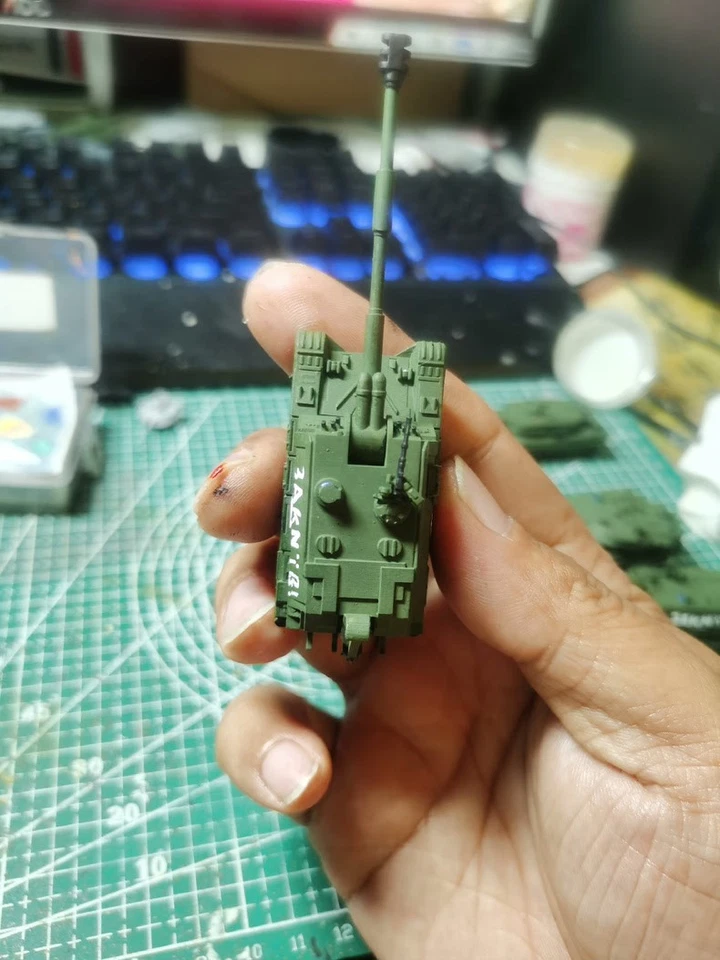 Handmade 3D Printed 1/144 Russian 2S19 artillery Tank Model Finished Product - Image 3 of 3