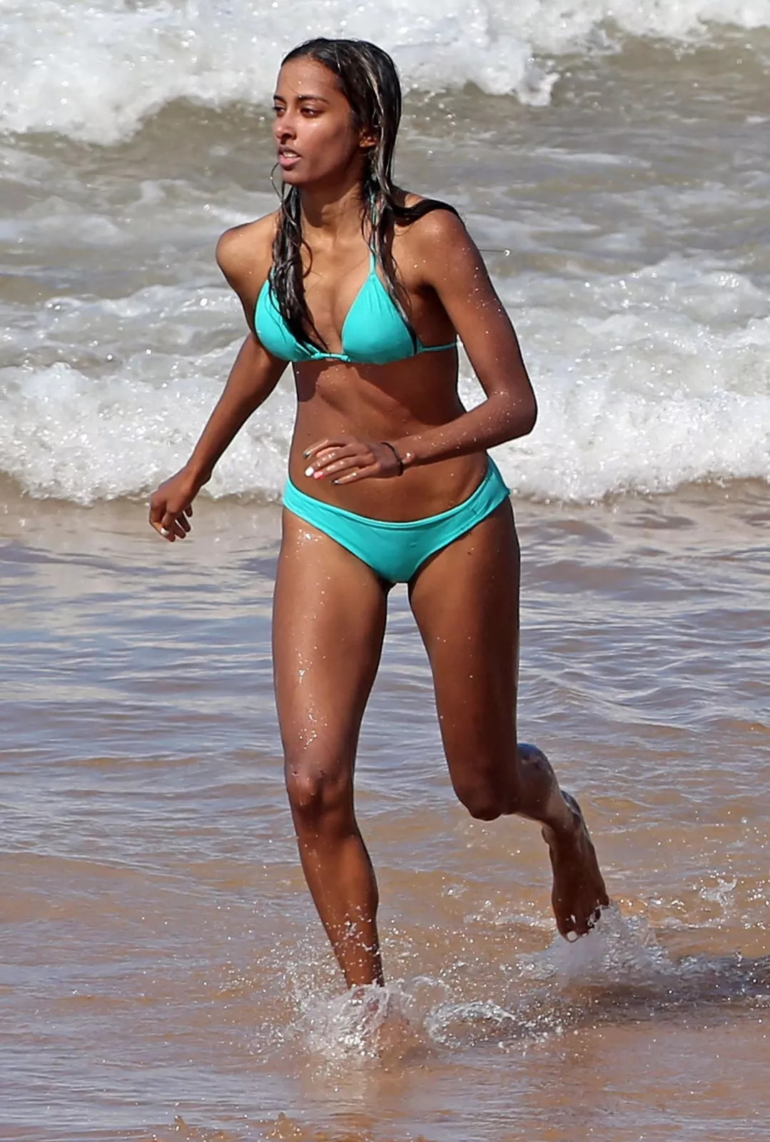 Anjulie Persaud Running In The Sea 4x6 Picture Celebrity Print