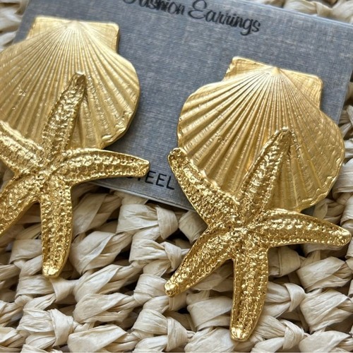 Vintage 90s Gold Shell and Starfish Earrings - Picture 2 of 3