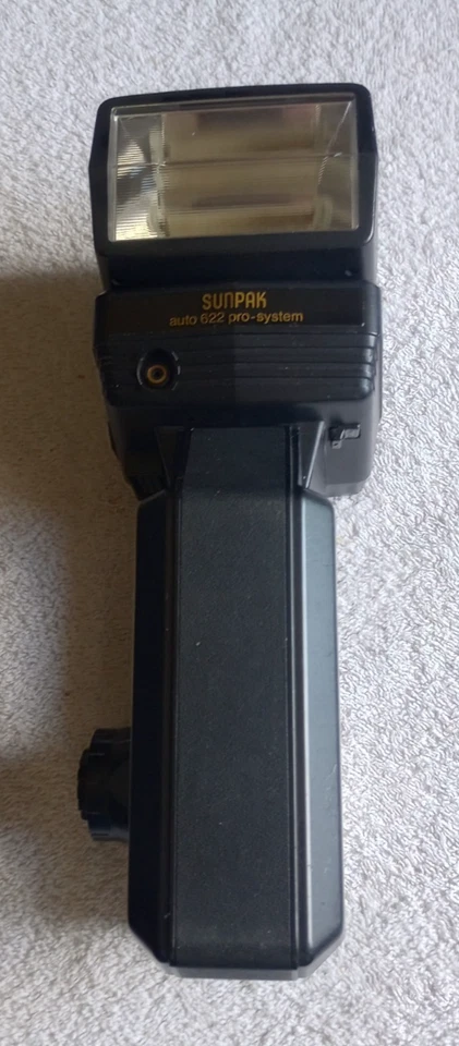 SUNPAK AUTO 622 PRO-SYSTEM Electronic Flash with SH-1 Flash Head (Untested) - Image 2 of 4