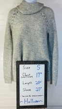 Hollister Women  s Gray Knit Turtle Neck Sweater Small