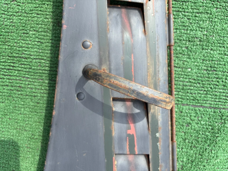 1941 1942 1946 Chevrolet truck hood side with handle drivers side 41 42 46 - Image 4 of 4