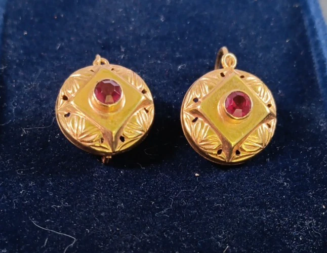 Mid-Century 18k Solid Gold Etruscan Revival Earrings  UNOAERRE Leverback