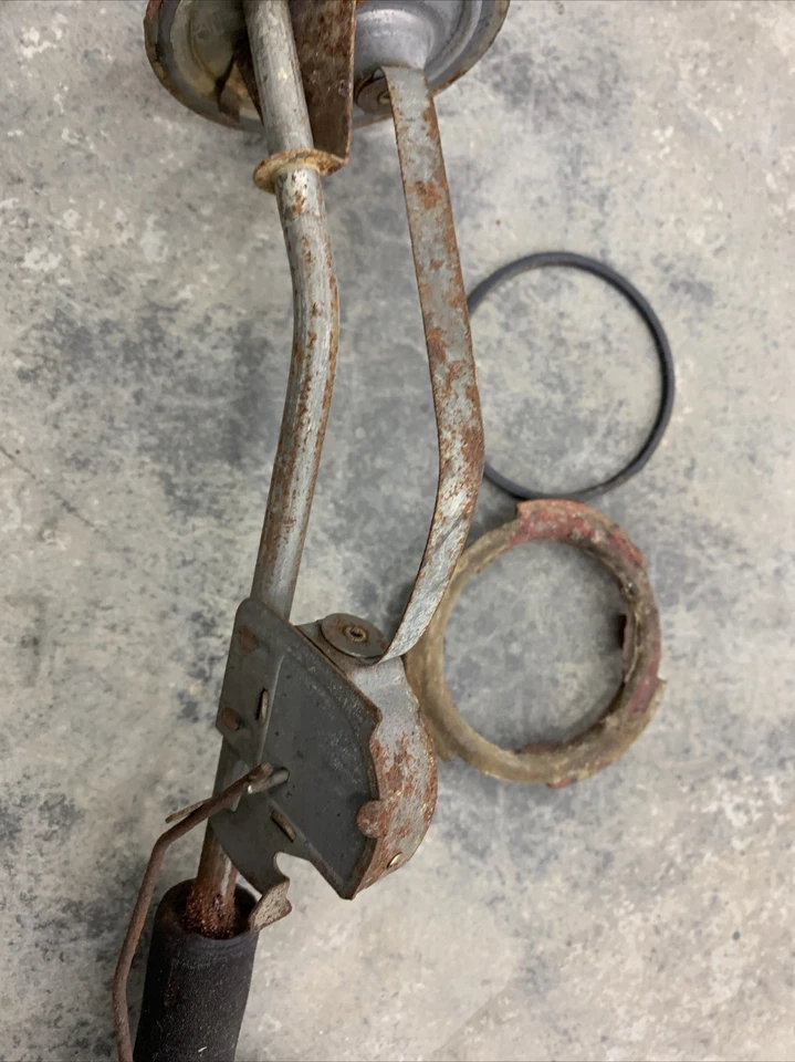 Unidad de envío de tanque de combustible Falcon 1962 #1 Foto 3 de 4