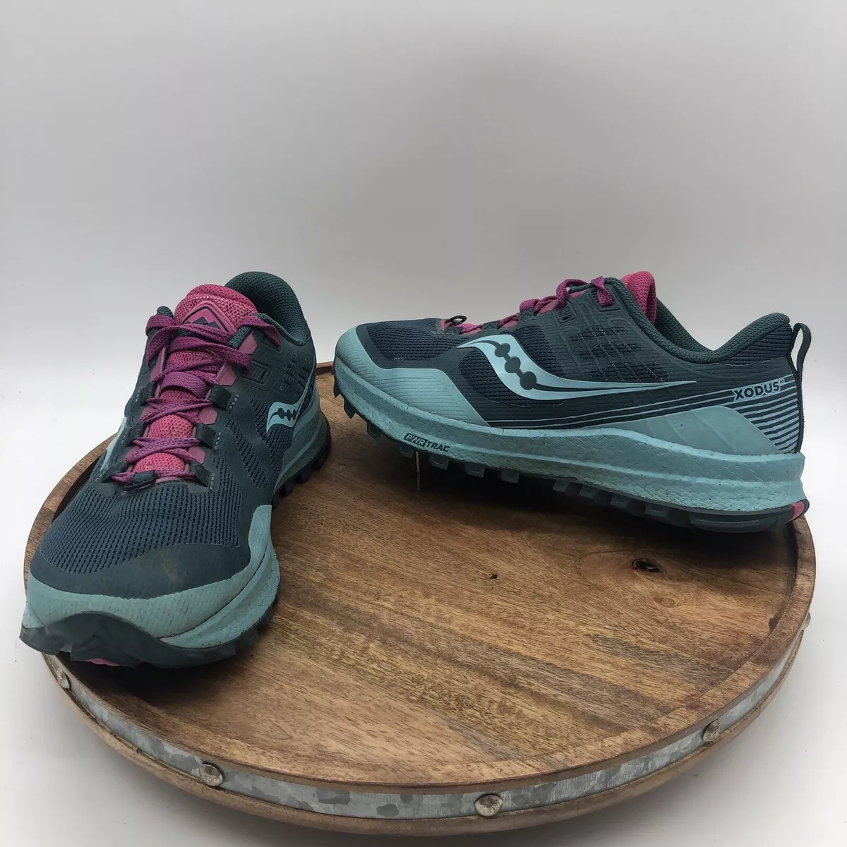 Vaypol, Zapatillas Saucony Xodus - MARINO/FUCSIA