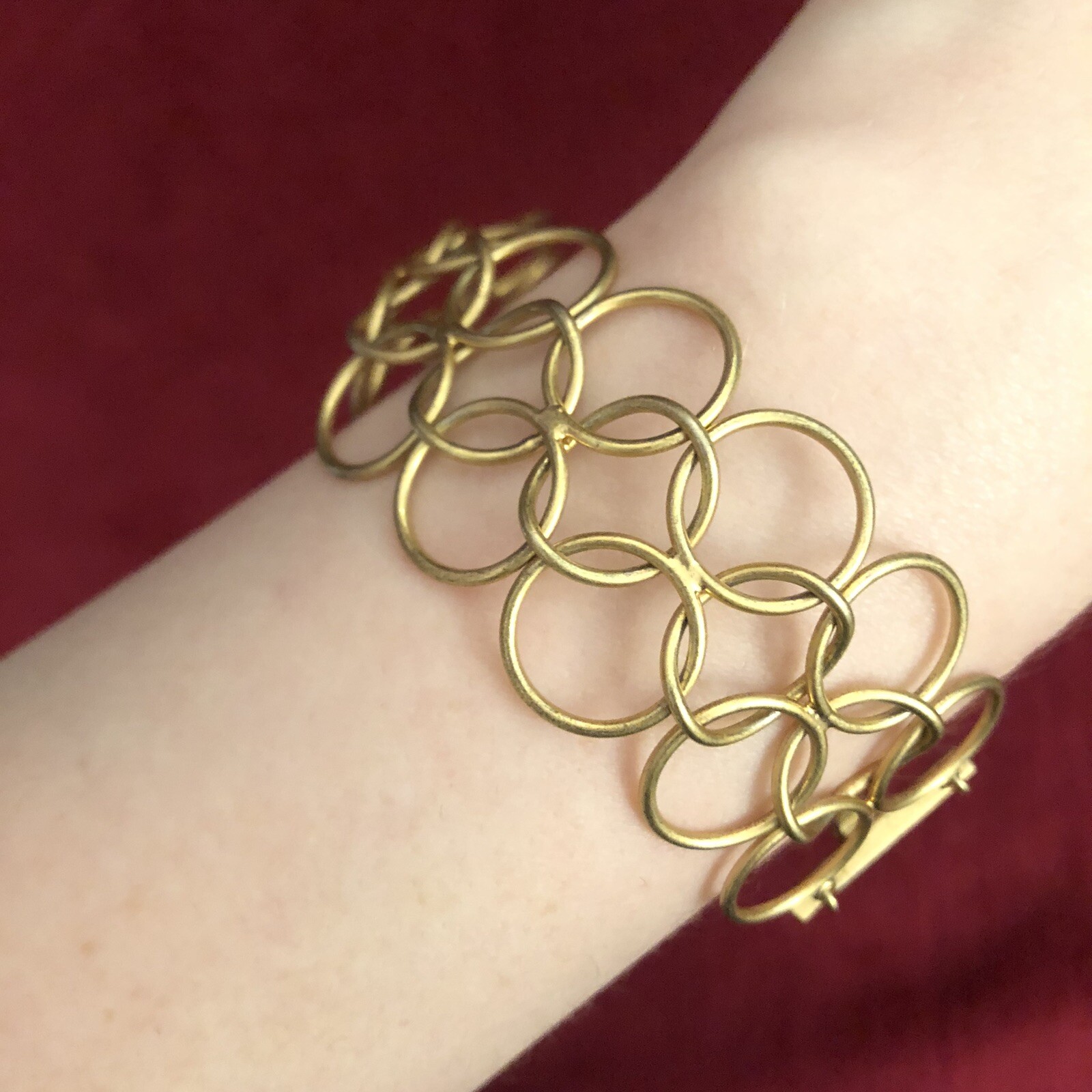 Premier Designs Goldtone Interlocking Circle Chai… - image 1