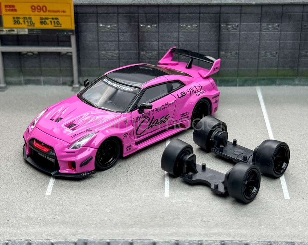 CM 1:64 Pink LBWK GTR R35 35GT-RR Sports Model Diecast Metal Car