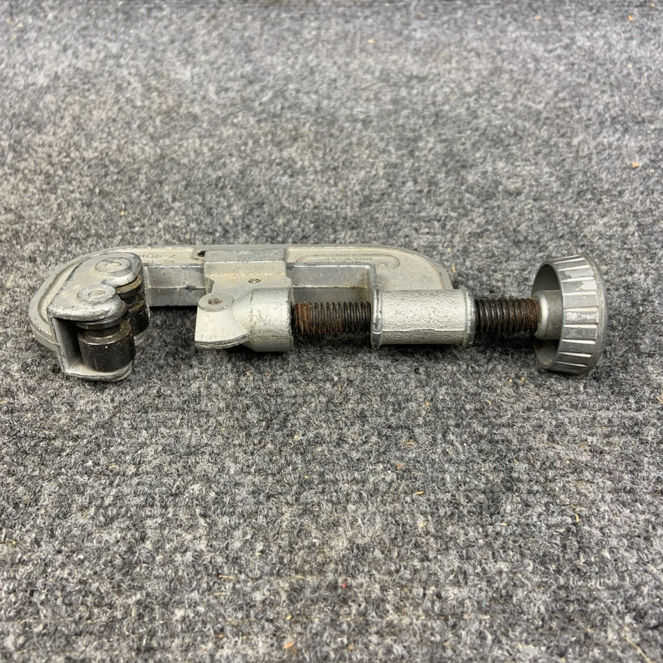 General Tools 125 Screw Drive Tubing/Conduit Pipe Cutter Tool Made in USA - Image 4 of 4