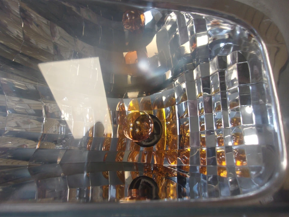 2008 - 2014 年福特 E150 E250 E350 乘客右手卤素车头灯原始设备制造商 — 第 3/4 张图片