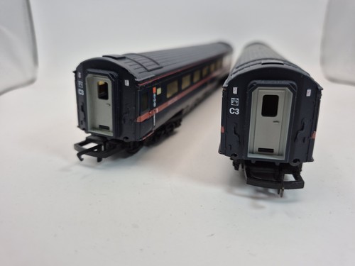 Hornby 2 X GNER MK 3 Coaches(R.439-0200) 41098 First Class, And 42193 Unboxed - Picture 23 of 24