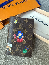 NEW LV Louis Vuitton Passport Cover M15327 Monogram Iced Gold Vivienne Holiday