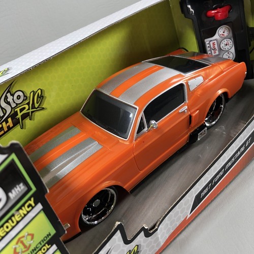 Maisto Tech RC 1967 FORD MUSTANG GT 1:24 Scale Batteries Required - Picture 5 of 12