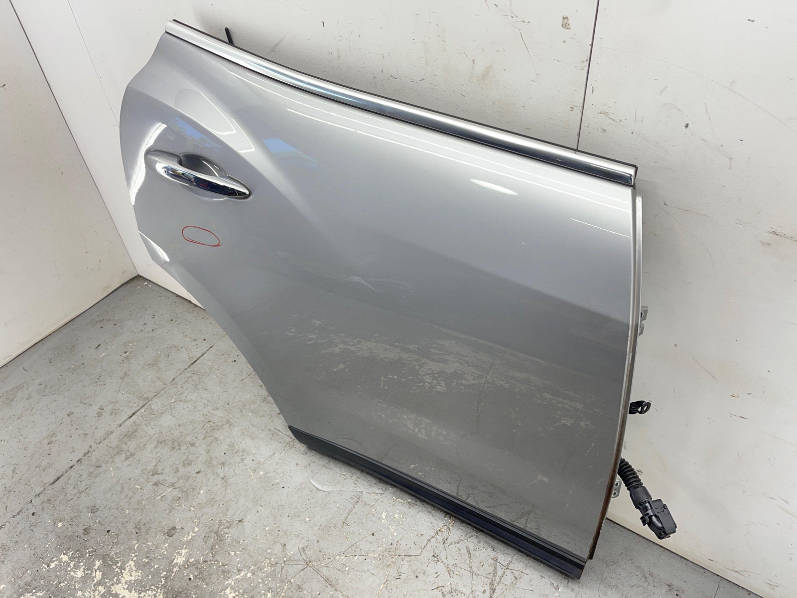 2017-2022 MASERATI LEVANTE REAR RIGHT DOOR GRIGIO METTALLIC (817) OEM 2018 2019