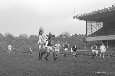 Anderlechts Jan Mulder In Action With Arsenals Bob Mcnab And F- 1970 Old Photo