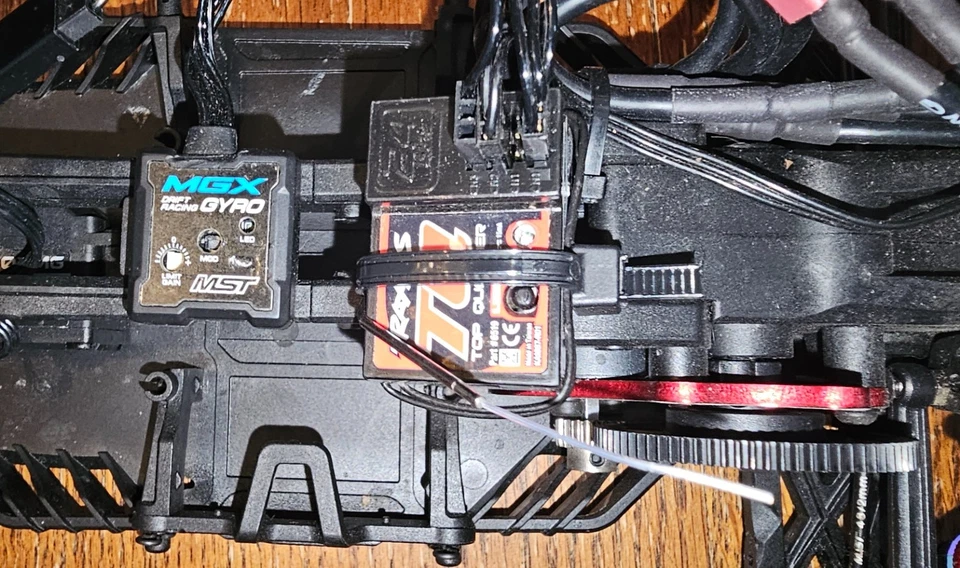 MST Rmx 2.5 S 1/10 Rwd Electric Drift Car Kit 2 Bodies Battery Remote - Image 2 of 4