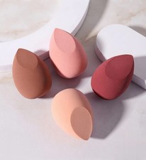 Back-translation: Set of 4 flexible face makeup sponges professional cosmetic
