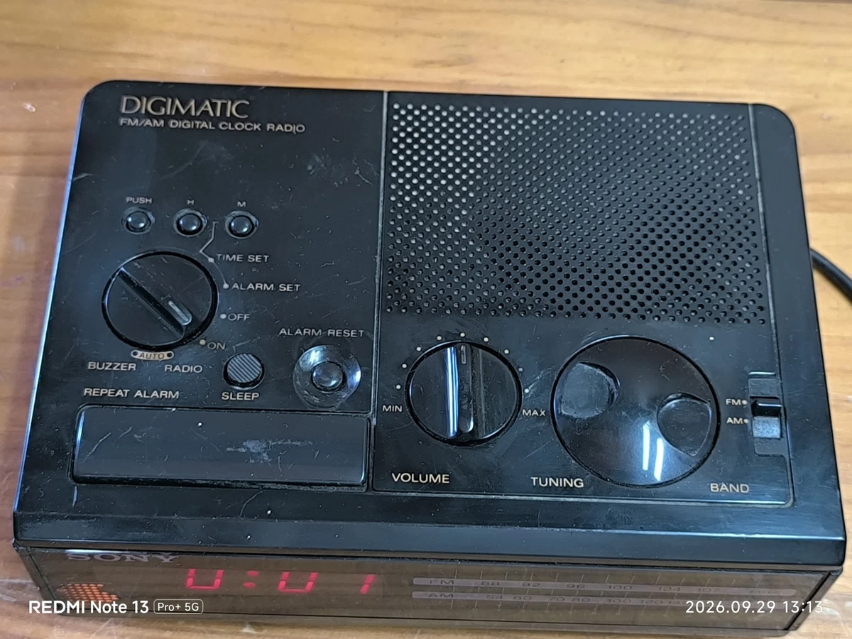 Sony Dream Machine ICF-C2W Vintage Digital Alarm Clock AM/FM Radio - Funciona