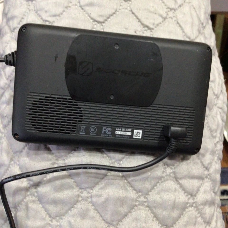 GARMIN NUVI 2555LMT GPS Works Great and home & auto charger,travel kit bundle - Image 4 of 4