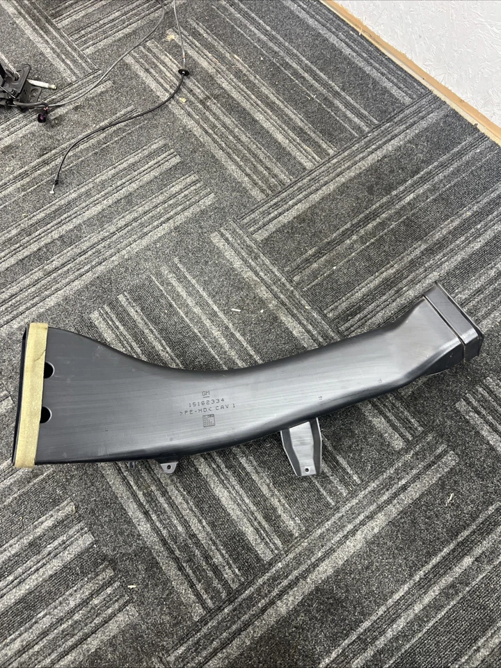 GMC Yukon XL 2007 conducto de salida de aire acondicionado auxiliar trasero OEM 15162334 Foto 4 de 4