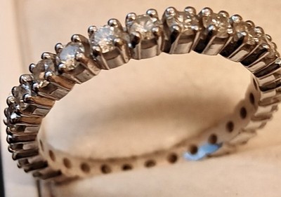 Ring Turm komplett 18 Karat Weißgold, besetzt mit   30 echten Diamanten